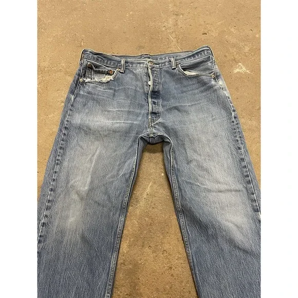 Levis 501 Jeans Mens 36x29 Light Wash Blue Straight Leg Button Fly Distressed - Picture 4 of 16
